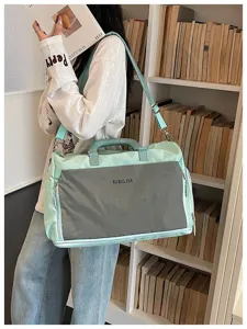 Grand sac de voyage cabas de sport vert clair avec bandoulière pour femme élégante