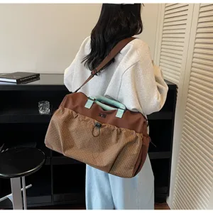 Large capacity travel duffel bag with stylish plaid pocket and comfortable shoulder strap