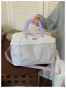 Grande borsa da viaggio con manici viola, borsa da palestra portatile leggera per donne.