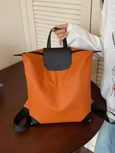 Zaino Commuter in Pelle PU Minimalista Leggero Grande Capacità Viaggio Casual Borsa da Scuola per Donna e Uomo