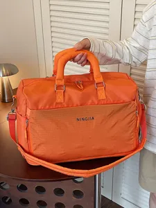 Grand Sac de Voyage Sport en Tissu Imperméable Sac à Bagages Court Séjour Séparation Humide Sec Sac de Gym pour Femmes Hommes