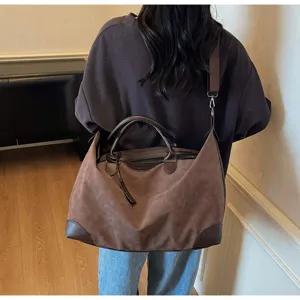 Borsa da viaggio capiente ed elegante, borsa a tracolla leggera per donna e weekend.