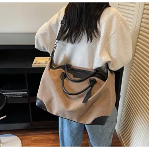 Grande borsa da viaggio morbida da donna, elegante borsa da weekend e bagaglio leggero.