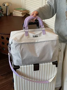 Grande borsa da viaggio leggera borsone a mano per weekend, palestra e bagaglio a mano.