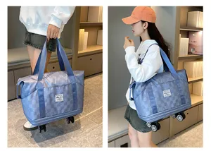 Gran bolsa de viaje con ruedas universales y diseño extensible para mujeres viajeras.