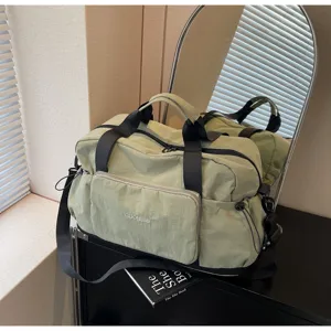 Leichte Reisetasche für Damen, große wasserdichte Sporttasche mit praktischem Nassfach.