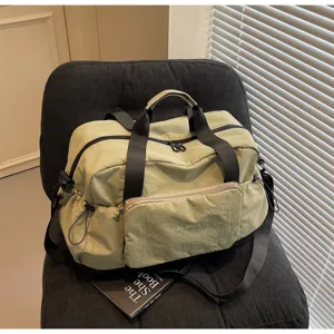 Grosse leichte Reise-Tasche mit Nass-Trocken-Trennung und bequemen Griffen für Fitness.