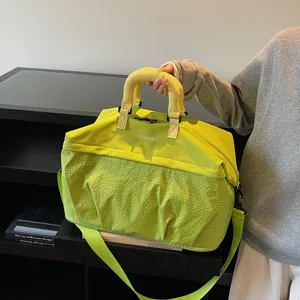 Bolsa de viaje grande tipo duffel para mujer y hombre, bolsa deportiva ligera para gimnasio.