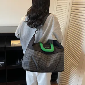 Gran bolsa de viaje deportiva para hombres y mujeres, bolso ligero con diseño de cuadros.