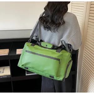 Gran bolsa de viaje verde para mujer y hombre, bolsa deportiva ligera con correa para el hombro.