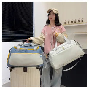 Grand sac de voyage sport pour femmes, sac de fitness leger pour court sejour et sport.