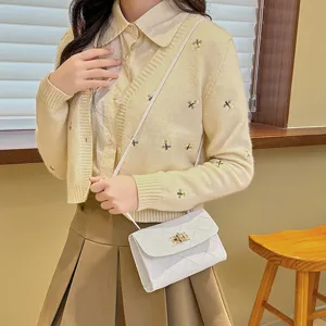 Chic mini gesteppte Umhängetasche für Damen, stilvolle karo Handtasche mit Schloss.