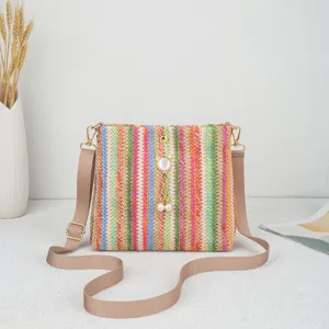 Bunter gewebter Umhängebag mit Perlen-Katzen-Anhänger, süße Damen-Schultertasche.