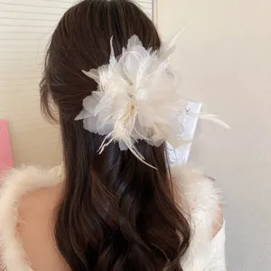 Elegant white pearl mesh feather hair claw clip for women, stylish vintage hair accessories.