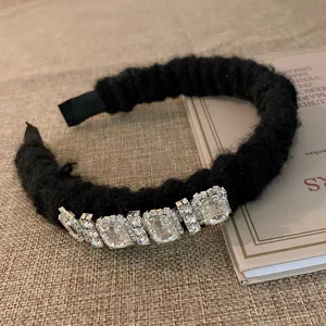 Elegante zwarte fluwelen strass haarband, vintage kristallen haarhoepel voor dames chic accessoire.