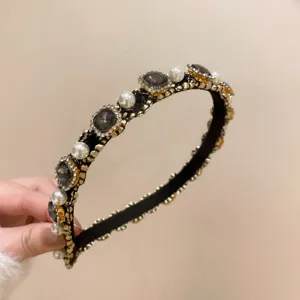 Exquisite pearl rhinestone headband detail, vintage French style hair hoop accessory showcase.