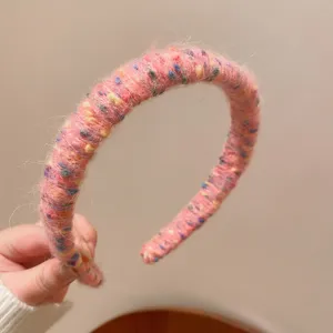Süßes rosa Wollstrick-Haarband mit bunten Sprenkeln für Herbst Winter süßes Haar-Accessoire