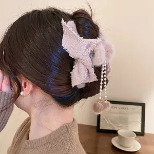 Herbst Winter süße Haarklammer mit Perlenquasten Plüschbällen elegante Damen Haarspange Zubehör