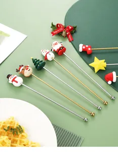 Kerst roerstaafjes van roestvrij staal set met schattige cartoonfiguren voor koffie en drankjes.
