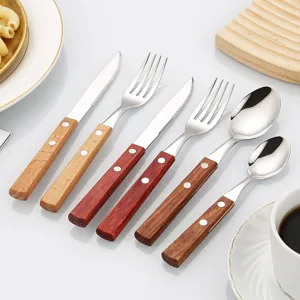 Roestvrijstalen bestekset met houten handvat, Japanse stijl mes vork en lepel voor de eettafel.