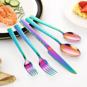 Regenbogen gehämmertes edelstahl besteckset, 5-teiliges geschirrset mit einzigartiger struktur.