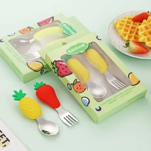 Kindersiliconen roestvrijstalen bestekset met schattige fruit lepel en vork voor babyvoeding.