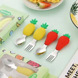 Siliconen 304 roestvrij staal kinderschep en vork set met schattige aardbei en ananas handvat