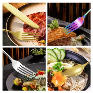 Ensemble de couverts en acier inoxydable avec design rétro relief, idéal pour steak.