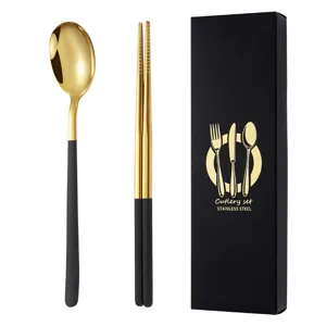 Set di posate in acciaio inossidabile nero e oro con cucchiaio bacchette e scatola