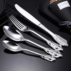 Retro Edelstahl Besteckset, 4-teiliges elegantes Relief Besteck für westliche Steakgerichte.