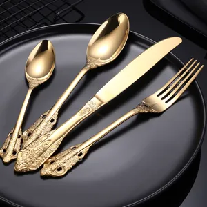 Luxus goldenes Besteckset aus Edelstahl im antiken Reliefdesign Messer Gabel Löffel