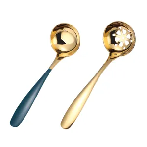 Ensemble de cuillères à soupe en acier inoxydable doré avec poignée pour un usage domestique.