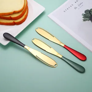 RVS botermes set met gekleurde handgrepen perfect voor in de keuken en aan de tafel.