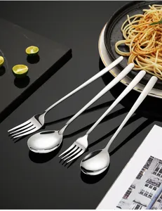 Edelstahl Langes Handle Löffel und Gabel Set, koreanischer Stil Küchengeschirr für Zuhause.