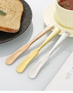 Ensemble de couteaux à beurre martelés en acier inox, étaleur de confiture élégant.