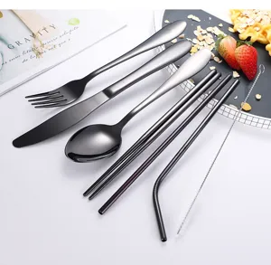 Tragbares Besteckset aus Edelstahl mit Messer Gabel Löffel Stäbchen und Strohhalm für Outdoor.