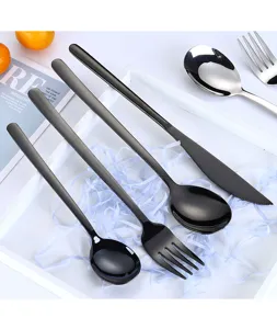 Zwarte roestvrijstalen bestekset, inclusief mes, vork en lepel, moderne tafeldecoratie set.