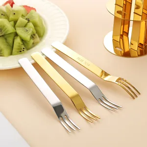 Edelstahl Obstgabel Set mit goldener Halterung, ideal für Kuchen, Desserts und den Haushalt.