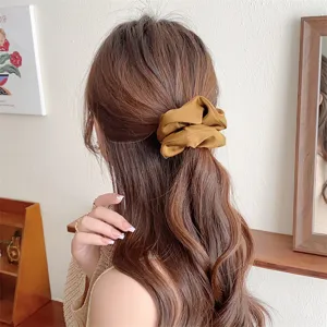 Minimalistischer einfarbiger Satin Haargummi, eleganter Retro Pferdeschwanz Halter für Frauen.