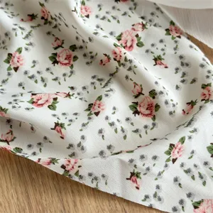Chiffon stampa floreale triangolo foulard capelli dettaglio, leggero estate copricapo.