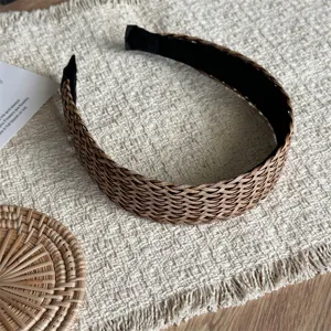 Geweven brede haarband voor vrouwen, stijlvolle bruine gevlochten haarhoop, vakantie stijl.