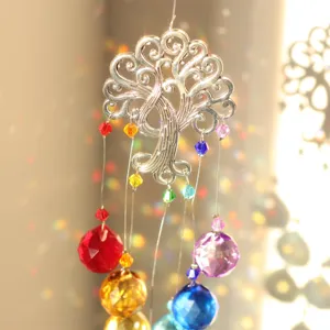 Levensboom kristal zonnevanger hanger met kleurrijke ballen voor raam huis en tuindecor.
