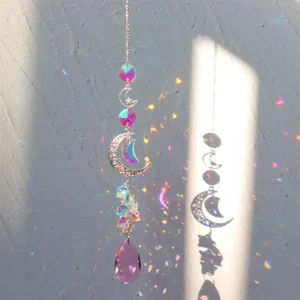 Kristall Sonnenfänger Detail mit Mond und Sternen Elementen für schöne Lichteffekte.