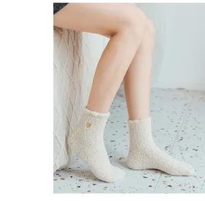 Chaussettes douillettes d'hiver en polaire pour femmes chaudes douces maison sol sommeil avec cœur