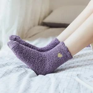 Chaussettes femme en polaire corail épaisse avec broderie coeur pour hiver et maison