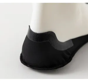 Detailansicht der schwarzen unsichtbaren Bootssocken Ferse für Damen mit Silikon-Grip.