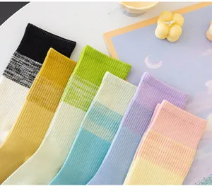 Damen bunte Farbverlauf Wadenstrümpfe gestreift Baumwolle Freizeitsocken Wintersocken