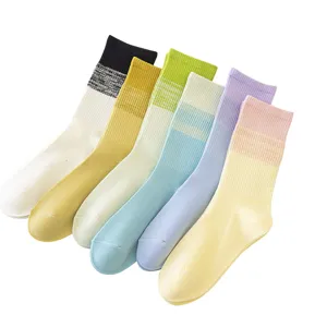 Damen Wadenlange Baumwollsocken bunte gestreifte Farbverlauf Sport Socken Freizeit