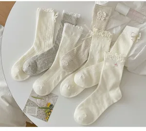 Japanische Spitzen Rüschen Mittelsocken süße Ballett Schleife weiße graue Baumwollstrümpfe