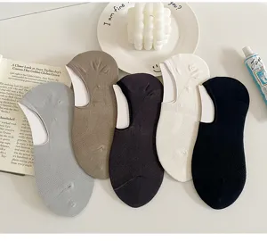 Atmungsaktive flache unsichtbare Mesh-Socken für Herren in verschiedenen Farben.